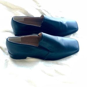 **SOLD** Black leather loafers
